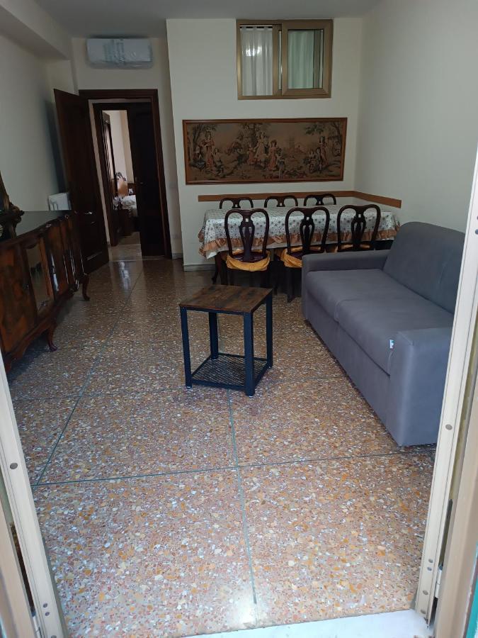 Hortis Apartment, 5 Persone, 2 Camere, Balcone, Metro C E Tram Per Il Centro Róma Kültér fotó