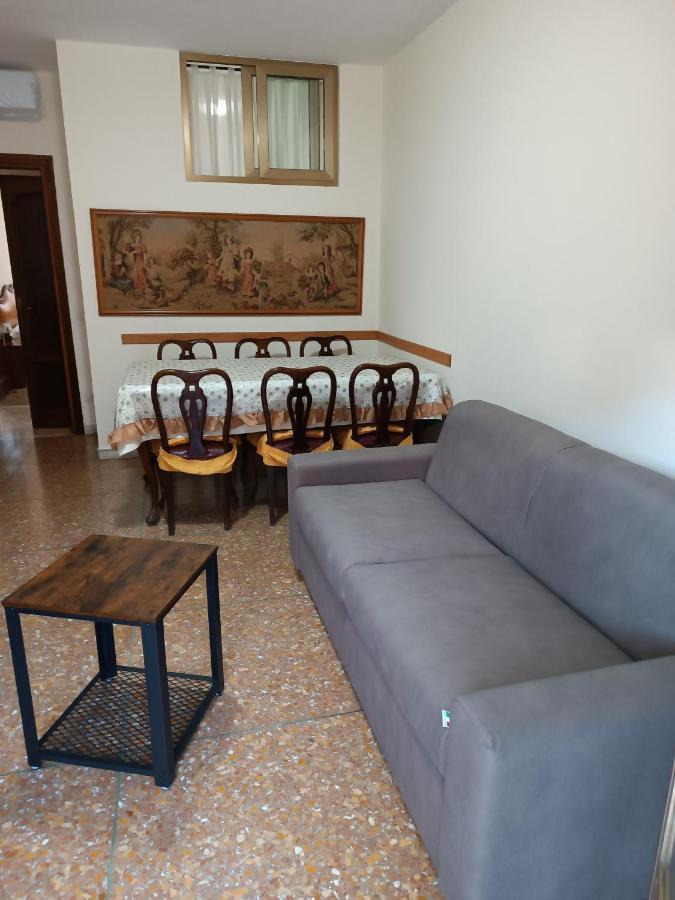 Hortis Apartment, 5 Persone, 2 Camere, Balcone, Metro C E Tram Per Il Centro Róma Kültér fotó