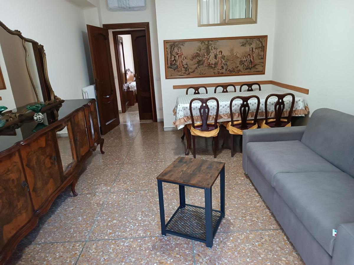 Hortis Apartment, 5 Persone, 2 Camere, Balcone, Metro C E Tram Per Il Centro Róma Kültér fotó